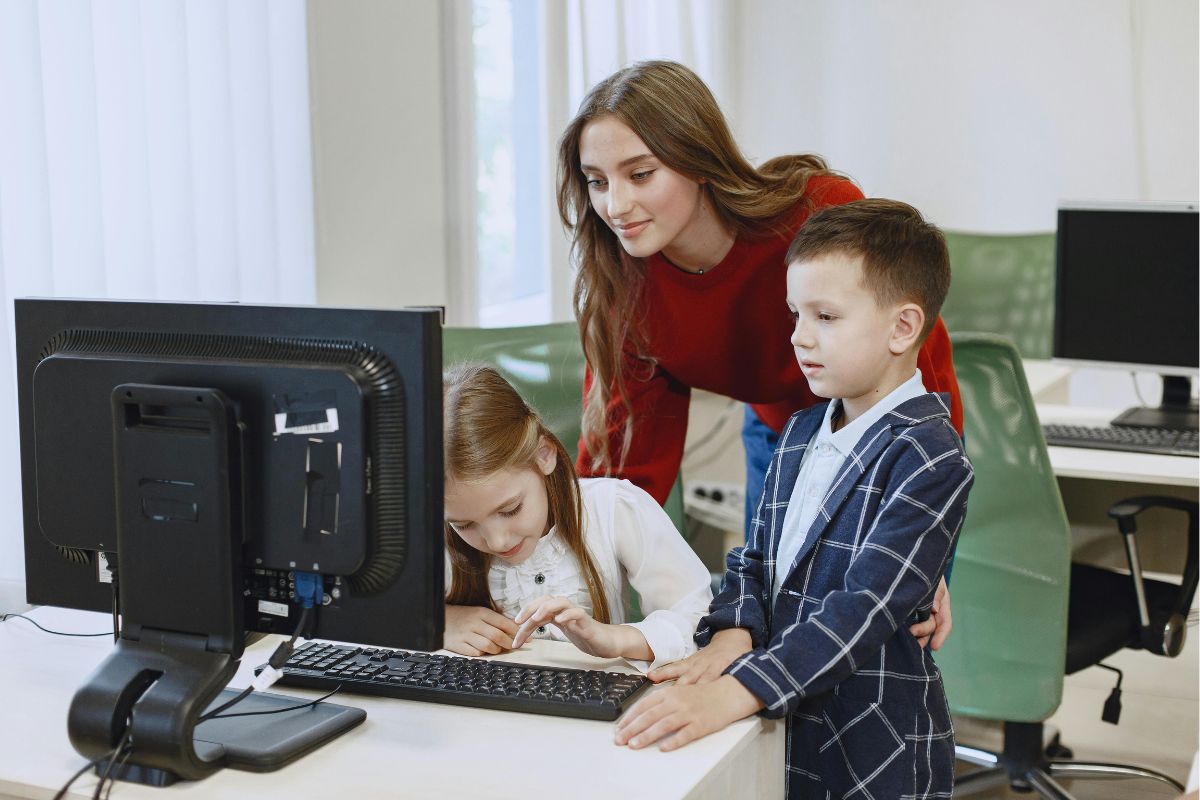 monitor interaktywny do przedszkola